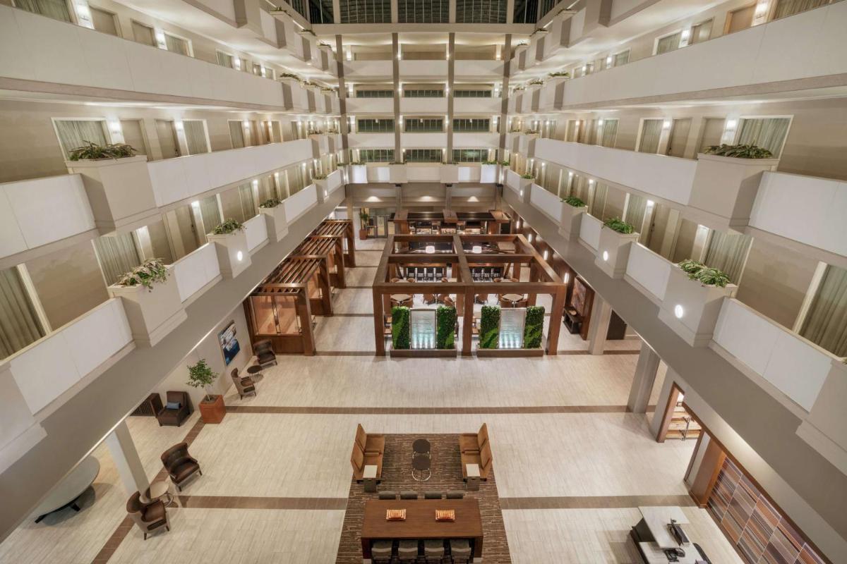 Embassy Suites Brunswick - Housity