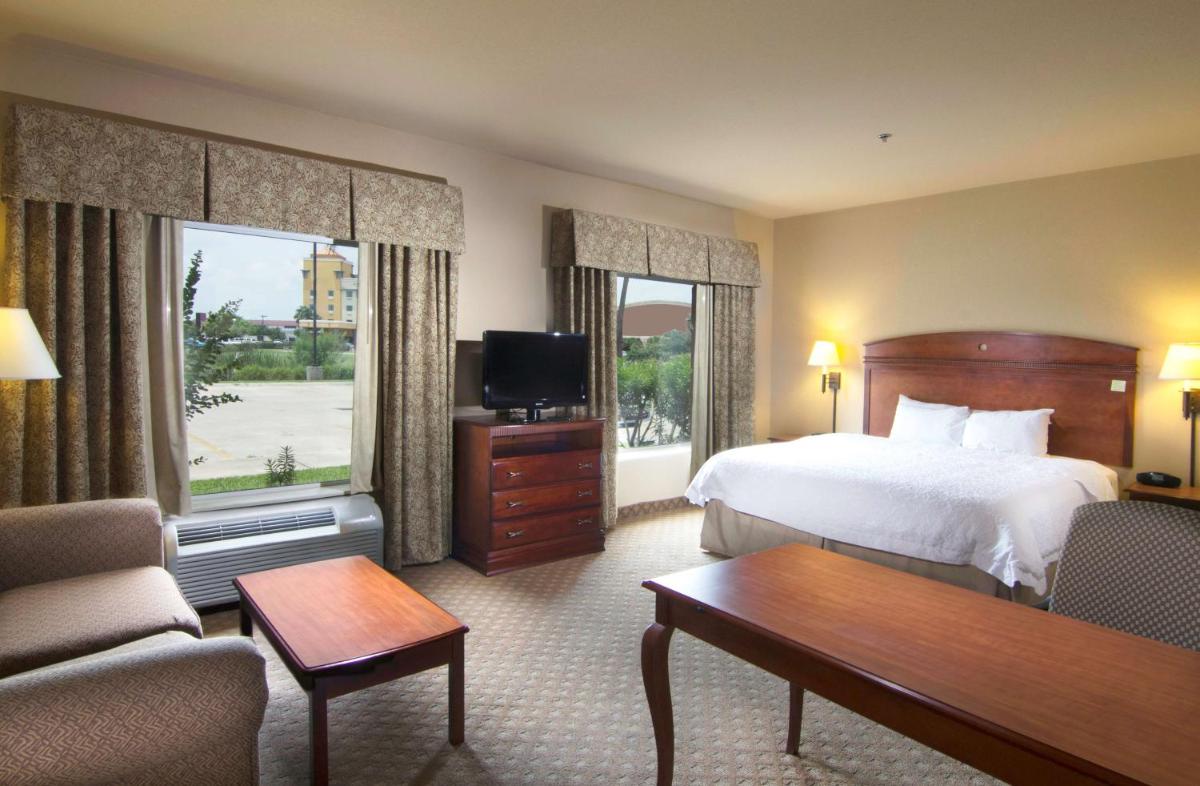 Hampton Inn and Suites-Brownsville - Housity