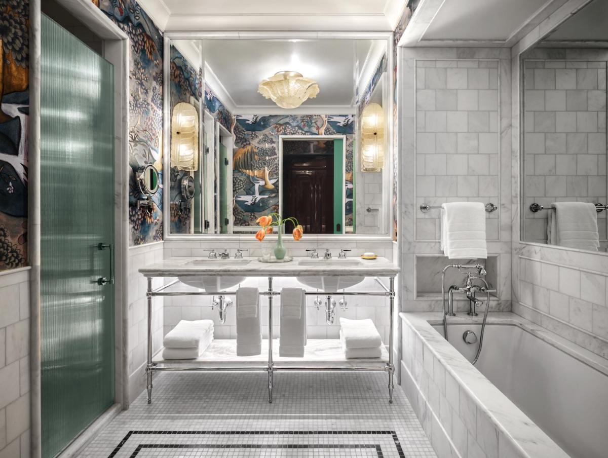 The Fifth Avenue Hotel - Housity