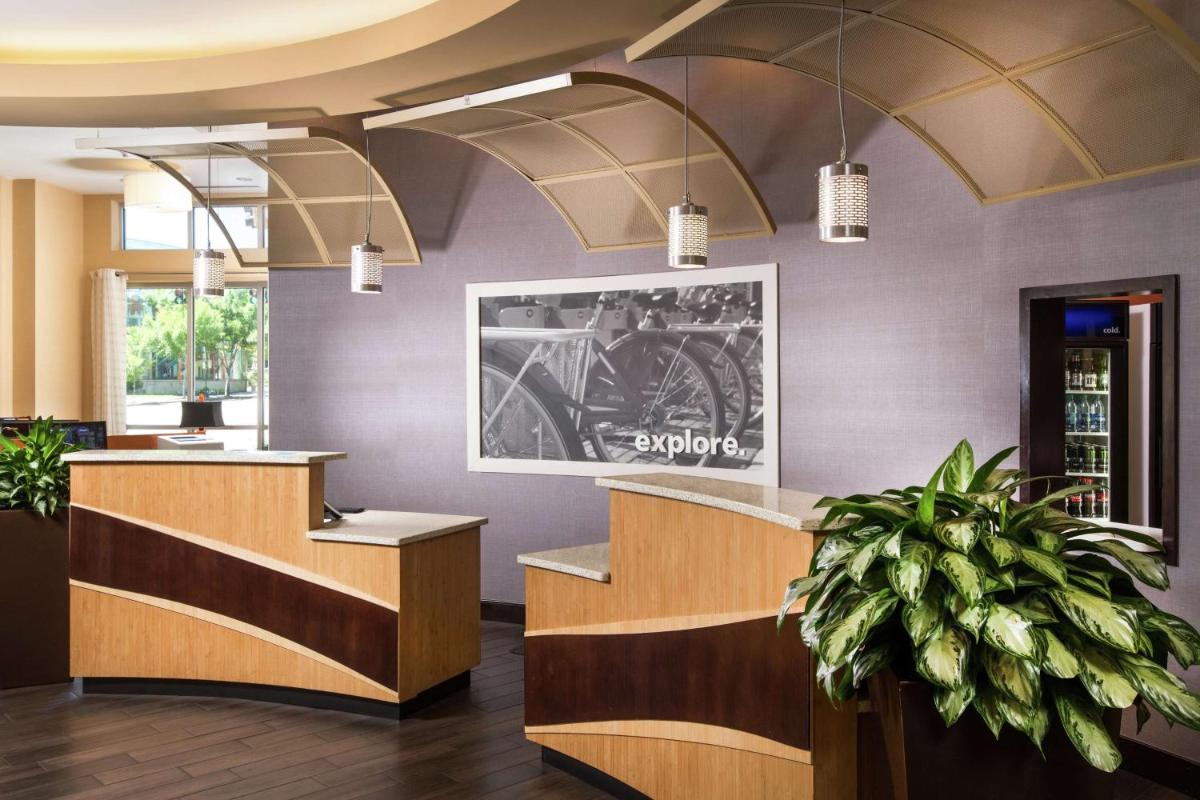 Hampton Inn & Suites Chattanooga Downtown - Housity