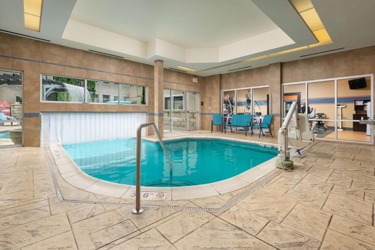 Hampton Inn & Suites Chattanooga Downtown - Housity