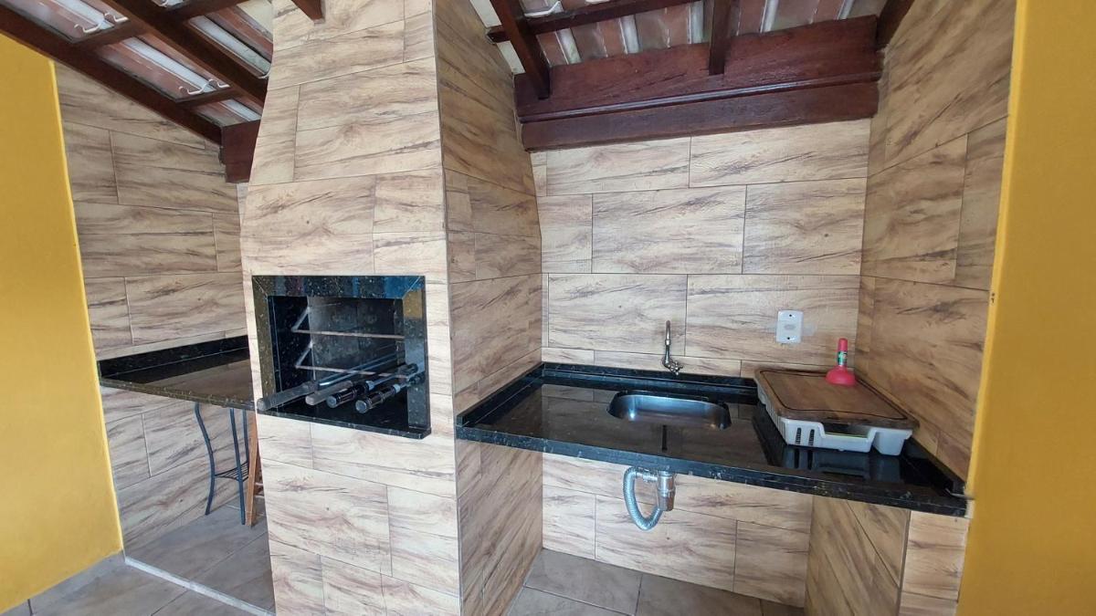 Casa 300m da praia com lindo jardim! - Housity