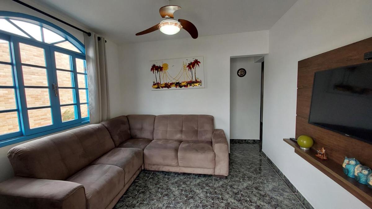Casa 300m da praia com lindo jardim! - Housity