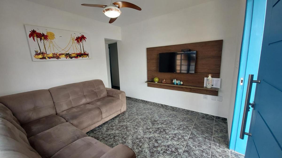 Casa 300m da praia com lindo jardim! - Housity