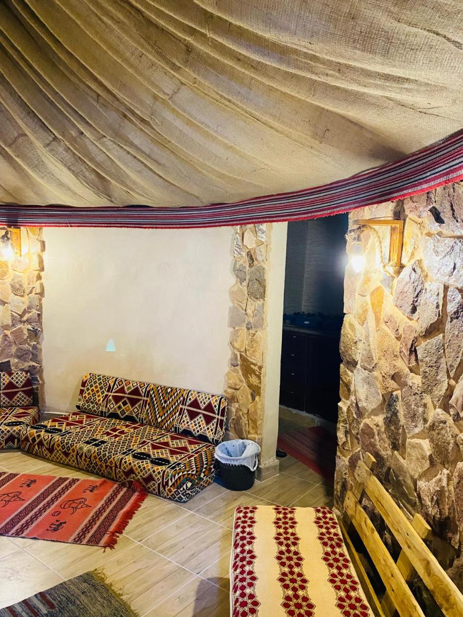 Pink city cottage - Housity