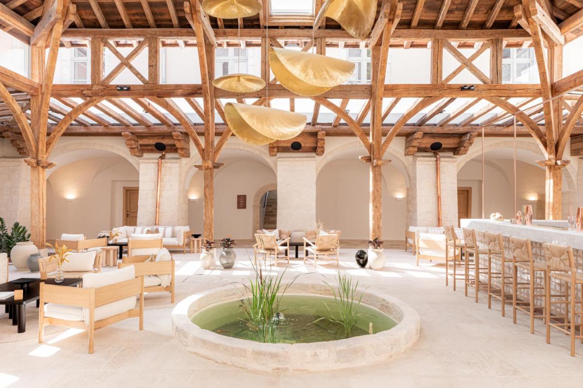 Restaurant ou autre lieu de restauration dans l'établissement Le Couvent des Minimes, un Hôtel & Spa L'Occitane en Provence