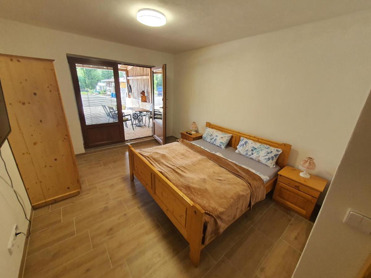 Farma Horní Paseky u Aše - Housity