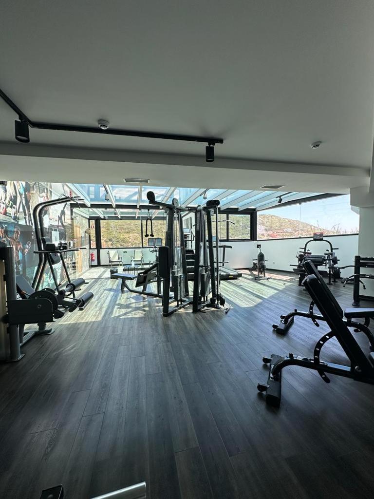 O centro de fitness e/ou as comodidades de fitness de Well Hotel & Spa