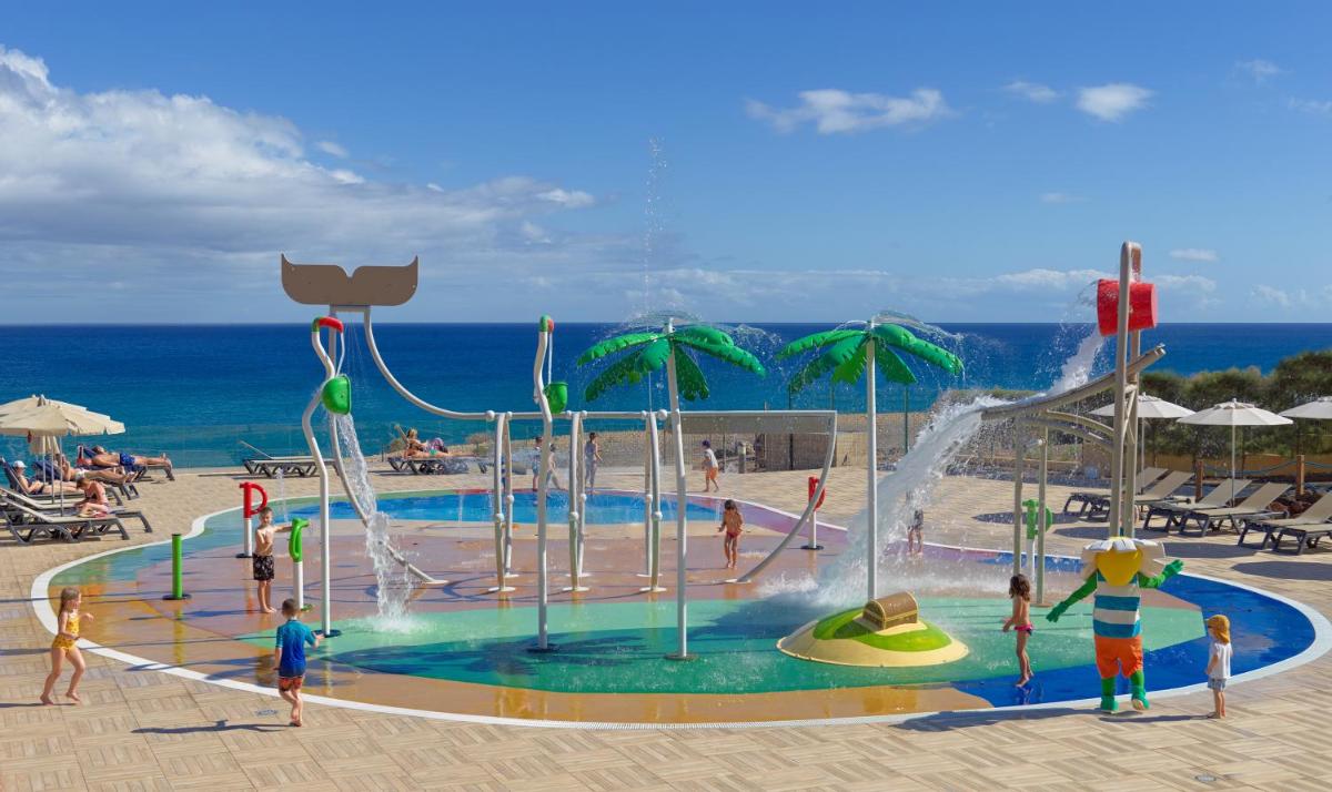 Piscina en o cerca de H10 Tindaya