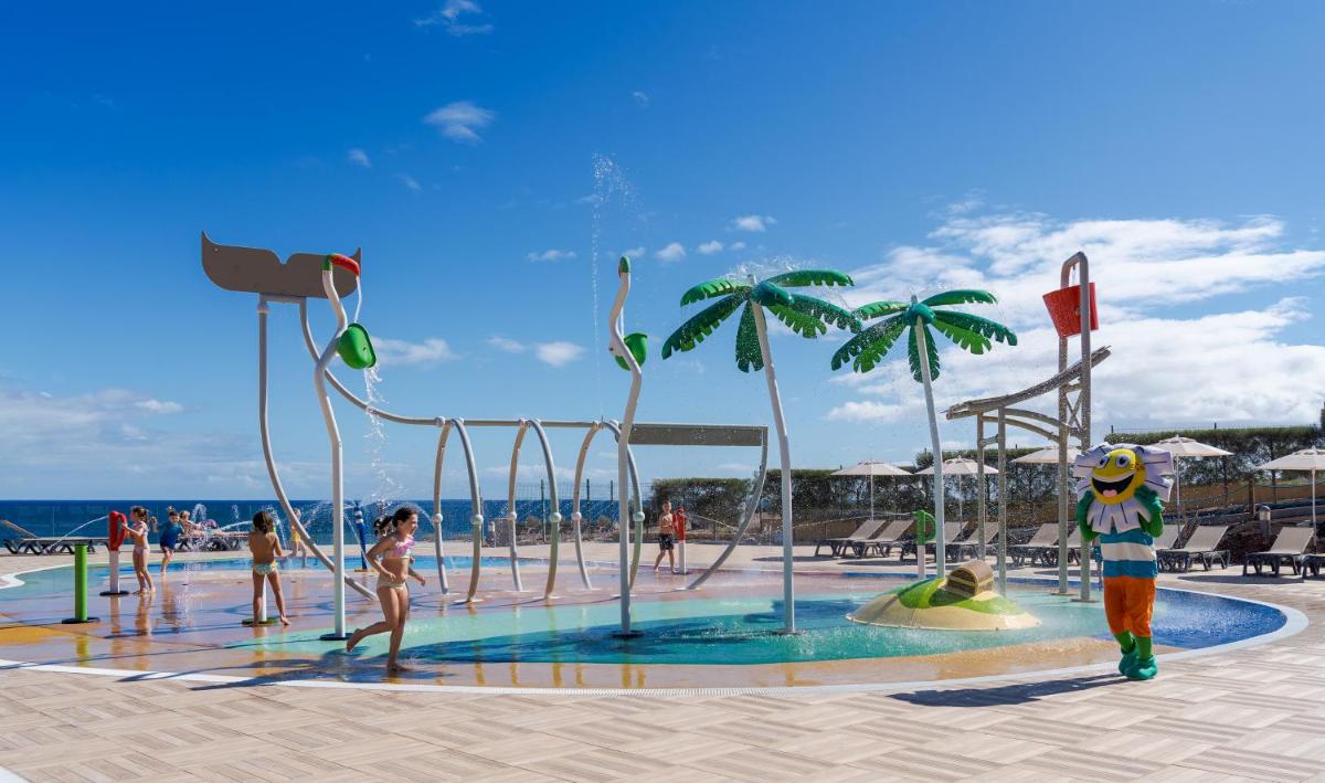 Piscina en o cerca de H10 Tindaya