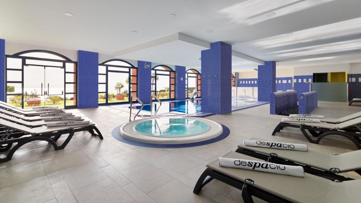 Piscina en o cerca de H10 Tindaya