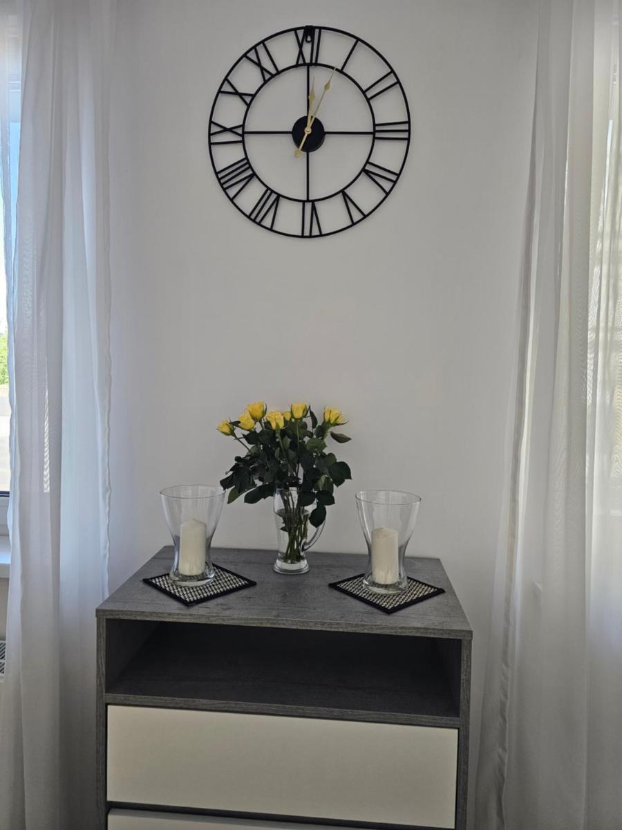 Studio Jellow - Housity