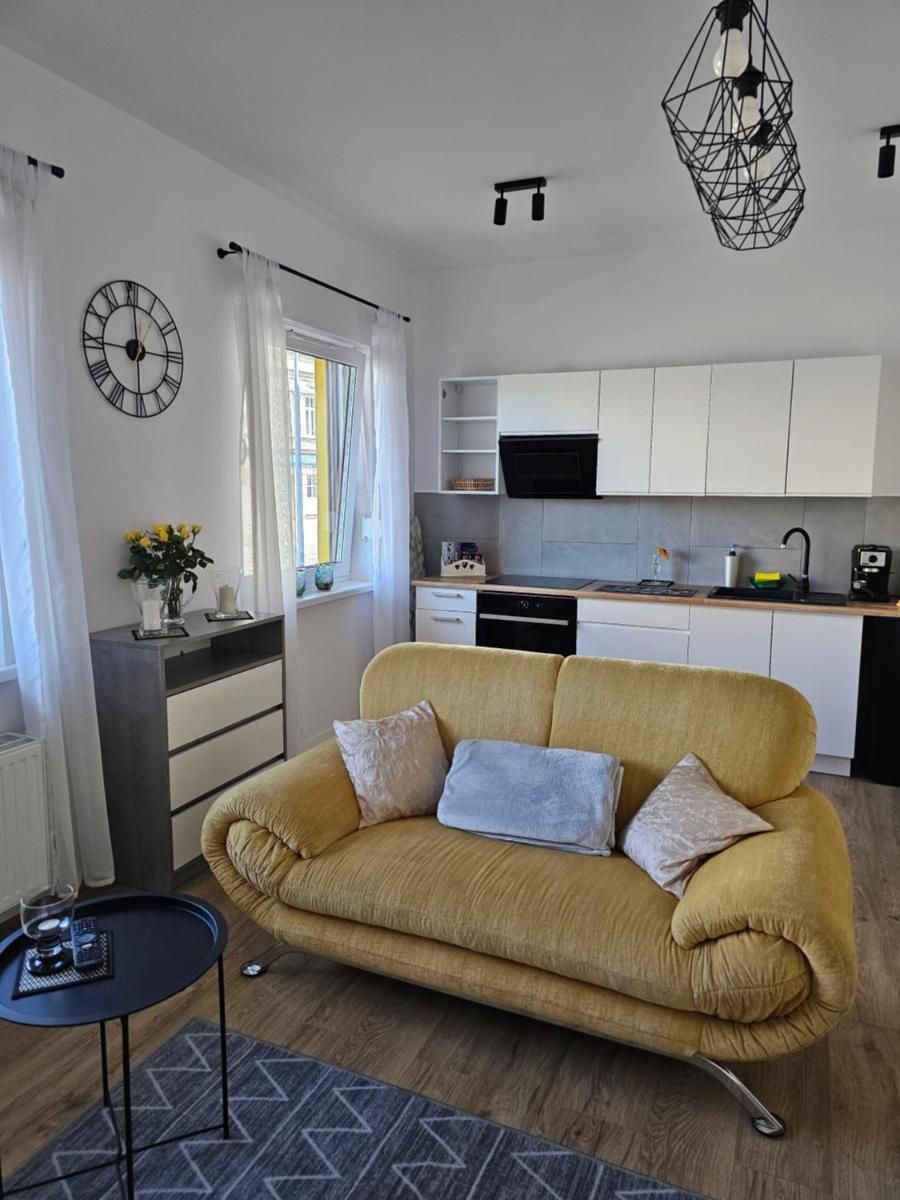 Studio Jellow - Housity