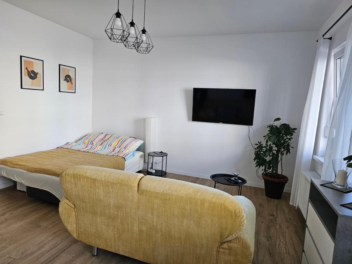 Studio Jellow - Housity