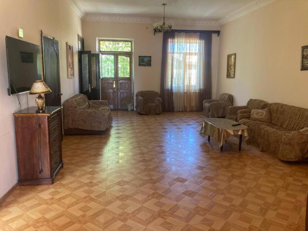 Guest House in the Center of Gyumri - Housity