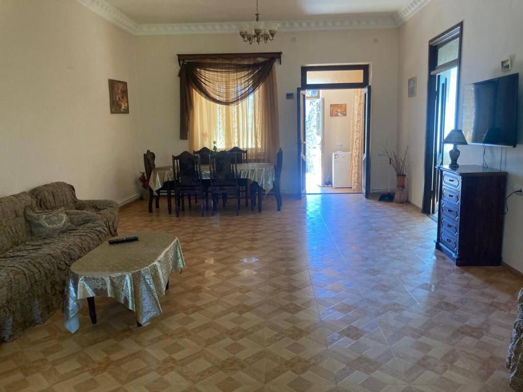 Guest House in the Center of Gyumri - Housity
