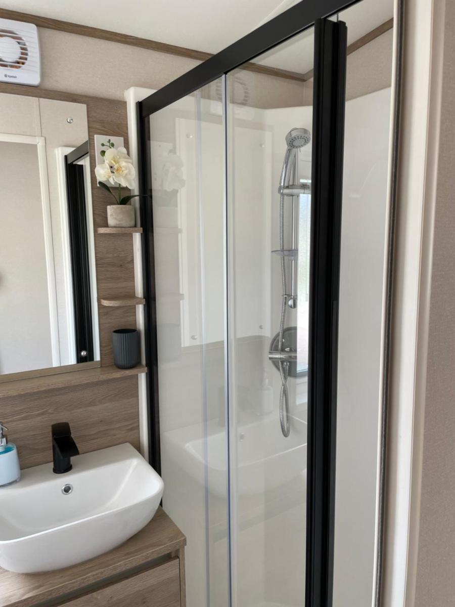 Ellis Retreats at Tattershall Lakes - Housity