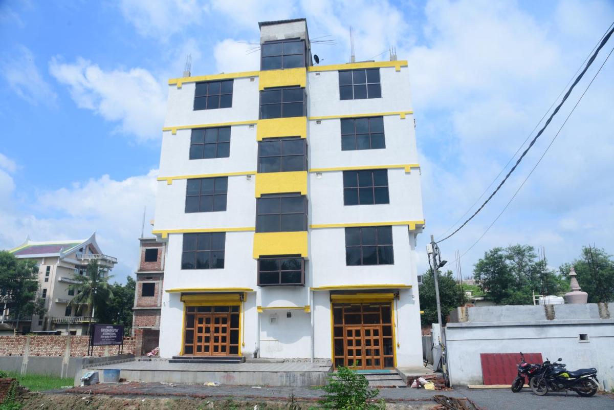 Hotel Gridhakuta International - Housity