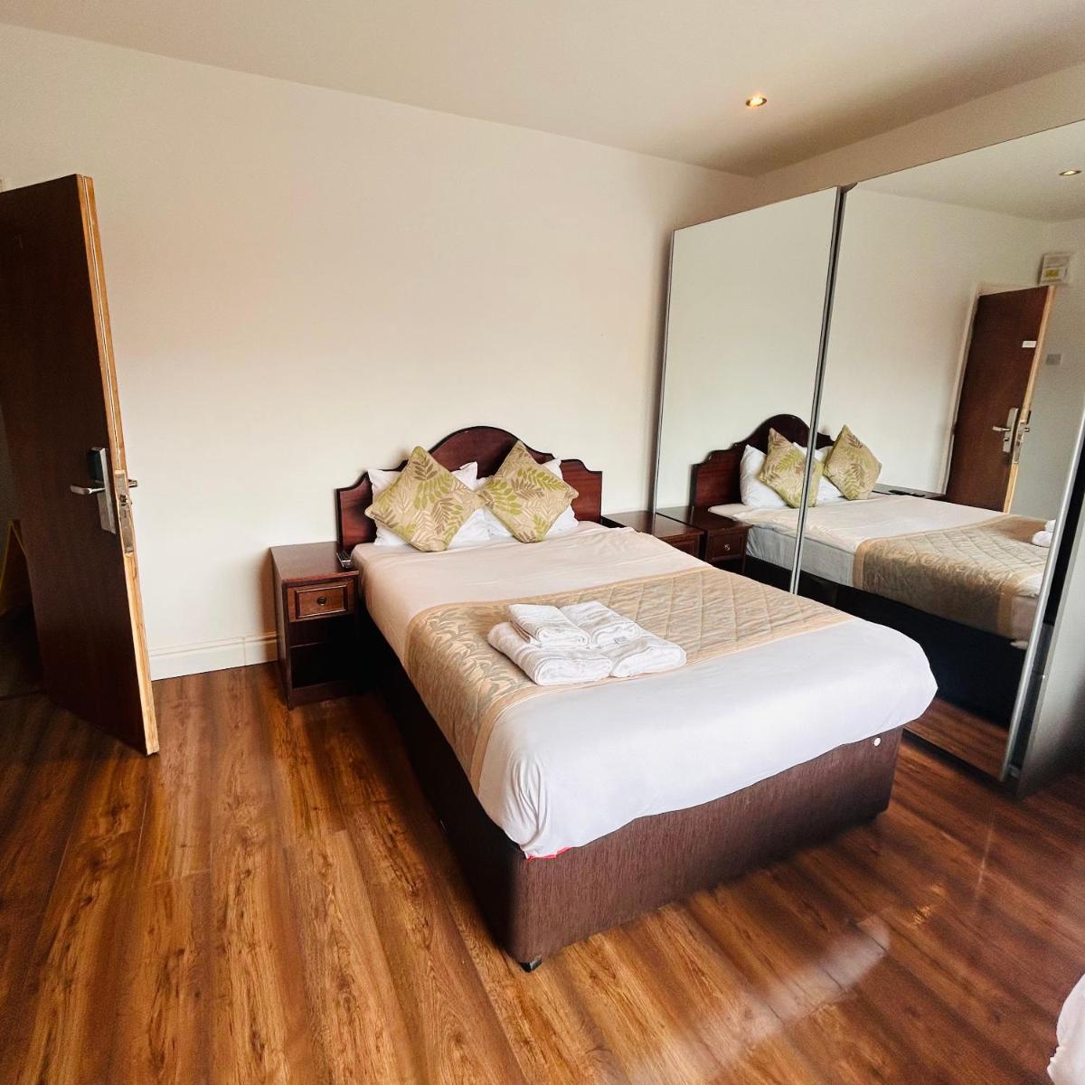 Sinai Hotel - Housity