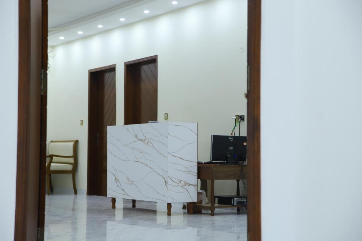 Roomi Rezidor Guest House - Housity