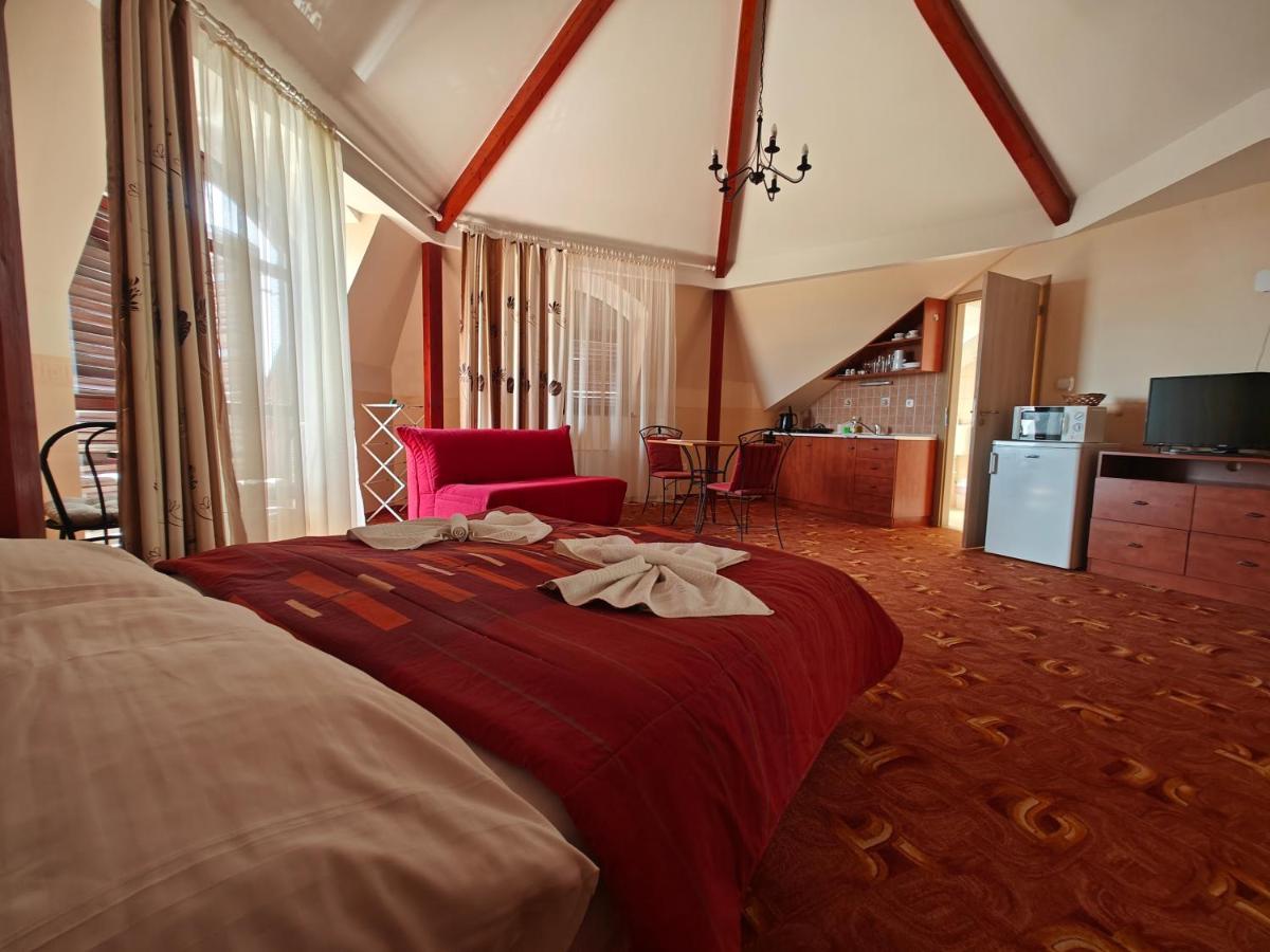 Villa Lira - Housity