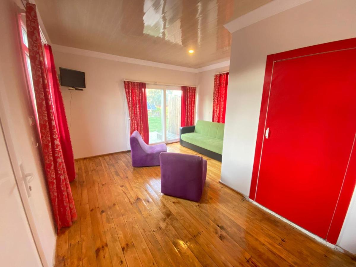 Reds Bungalow - Housity