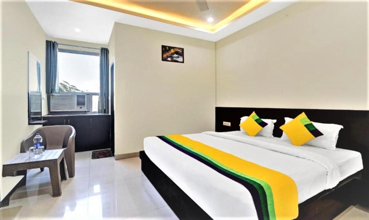Hotel Ravi Residency - Housity