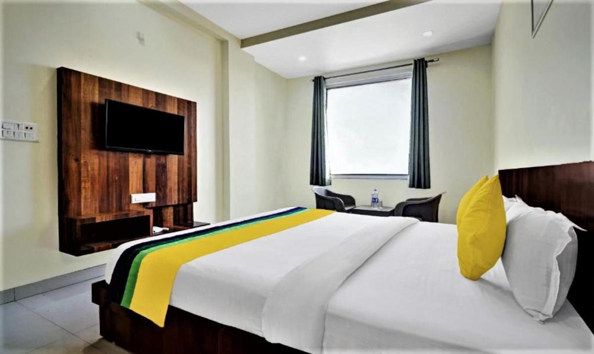 Hotel Ravi Residency - Housity