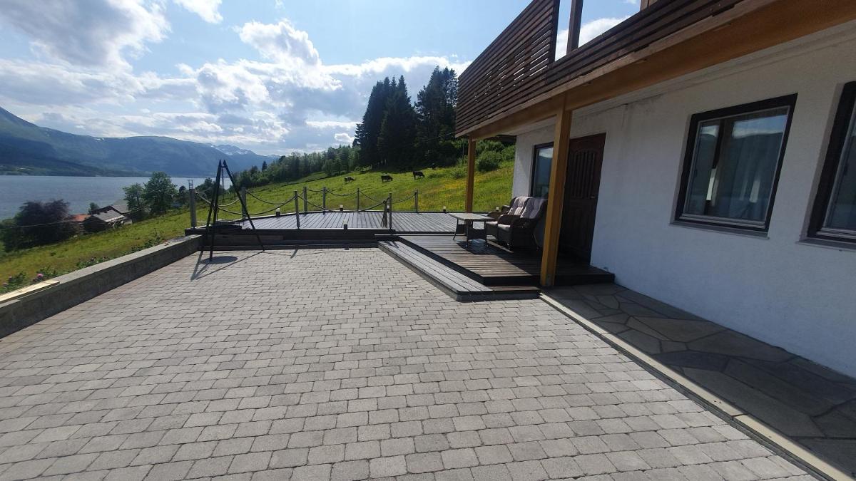 Kvernesfjorden Apartments - Housity