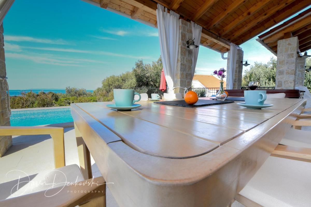 Island Villa Adriana with heated pool and sauna - Housity