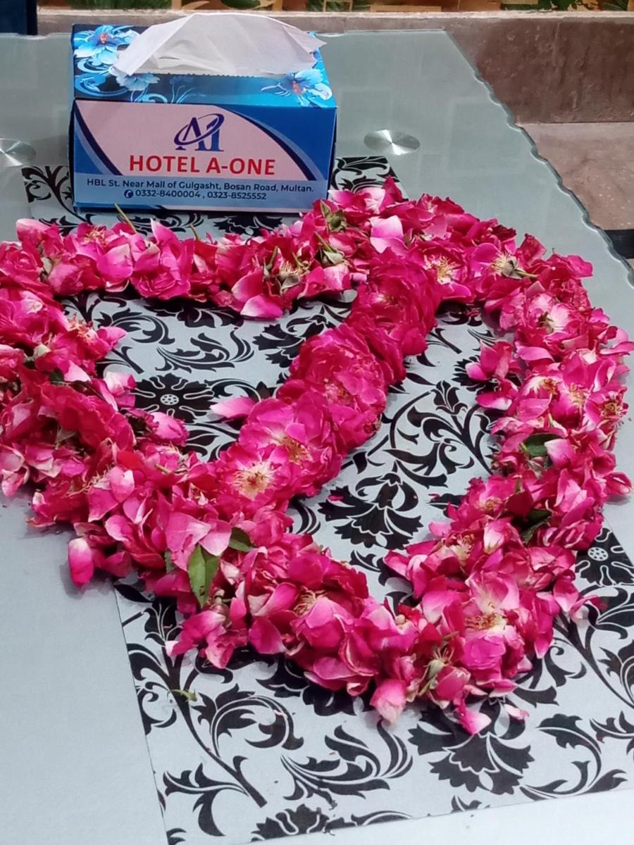 Hotel A-One - Housity