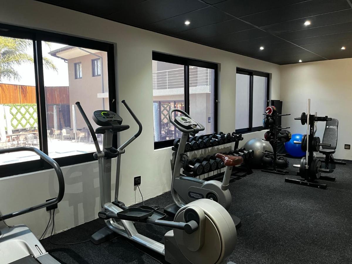 Riverleaf Hotel - Housity