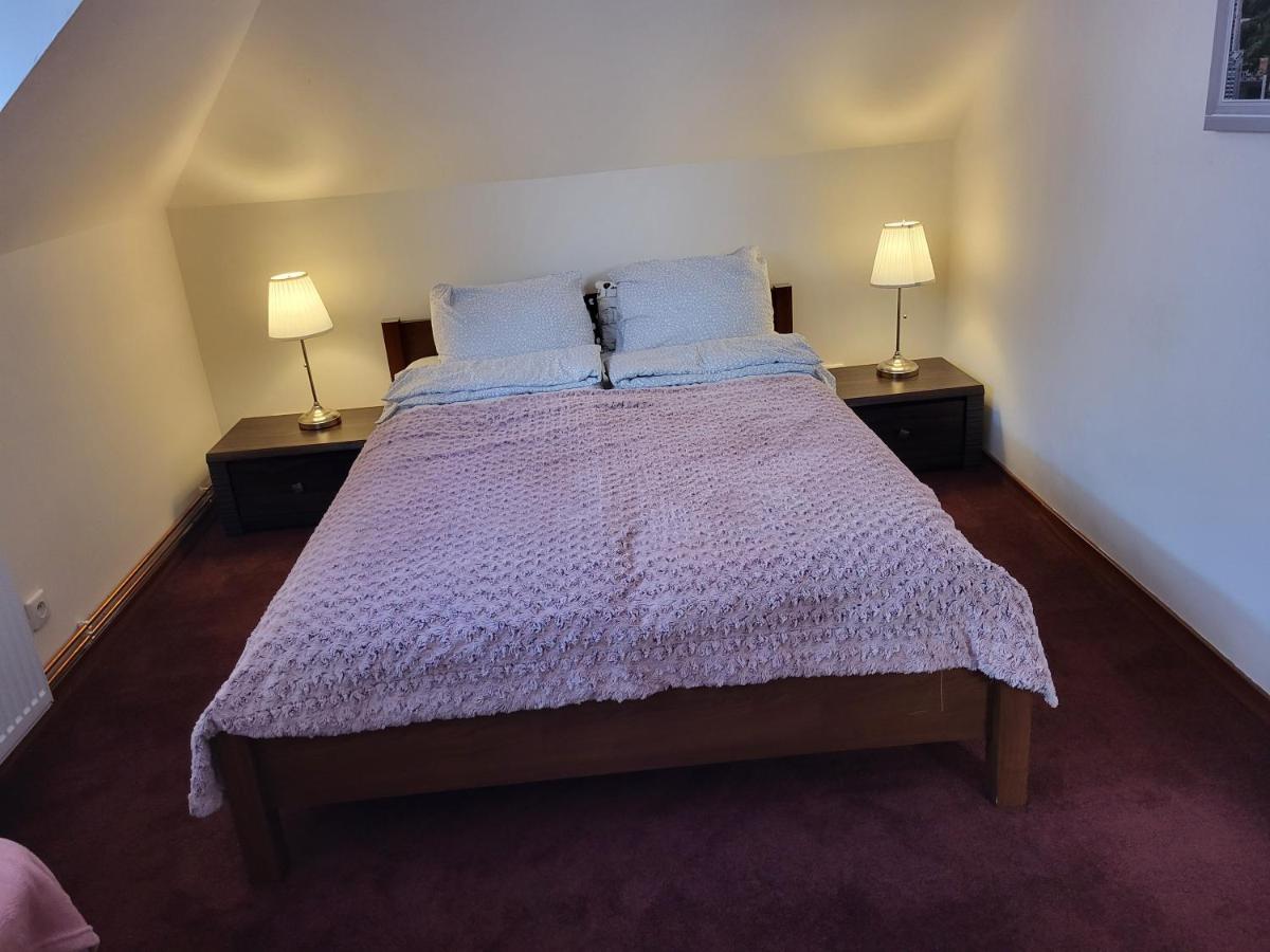 A comfortable, fully equipped apartment with a private parking and a garden, southern Radzymin - Housity