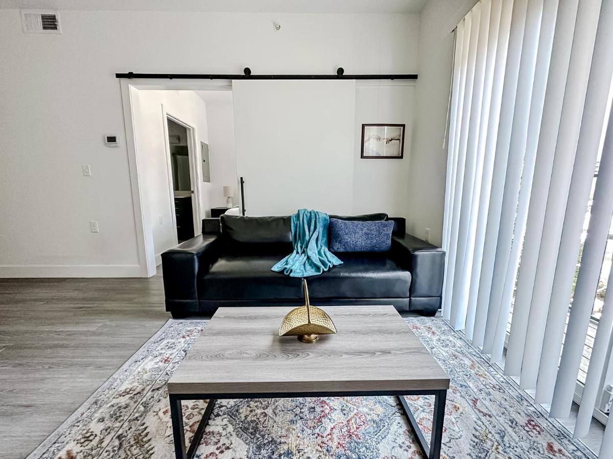 Sleepover Trendy Downtown Springfield Apartments - Housity