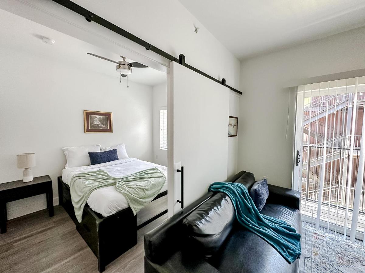 Sleepover Trendy Downtown Springfield Apartments - Housity
