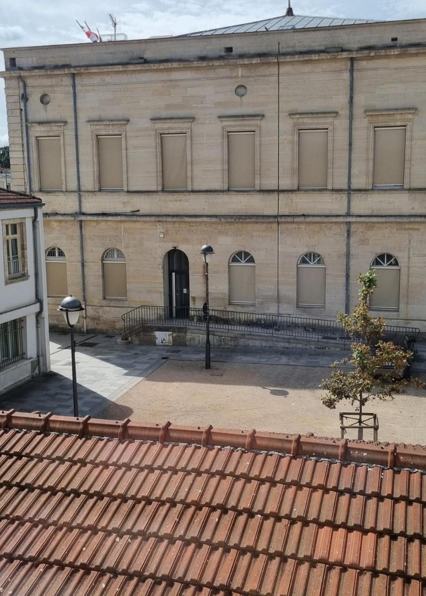 Victoire Saphir 203 climatisé hôtel de ville - Housity