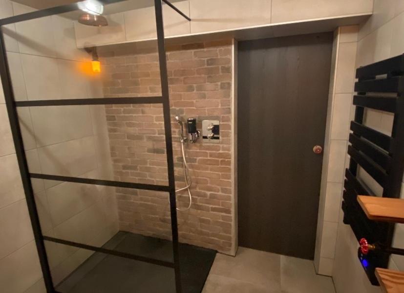 Luxury room (Factory Room) - Housity