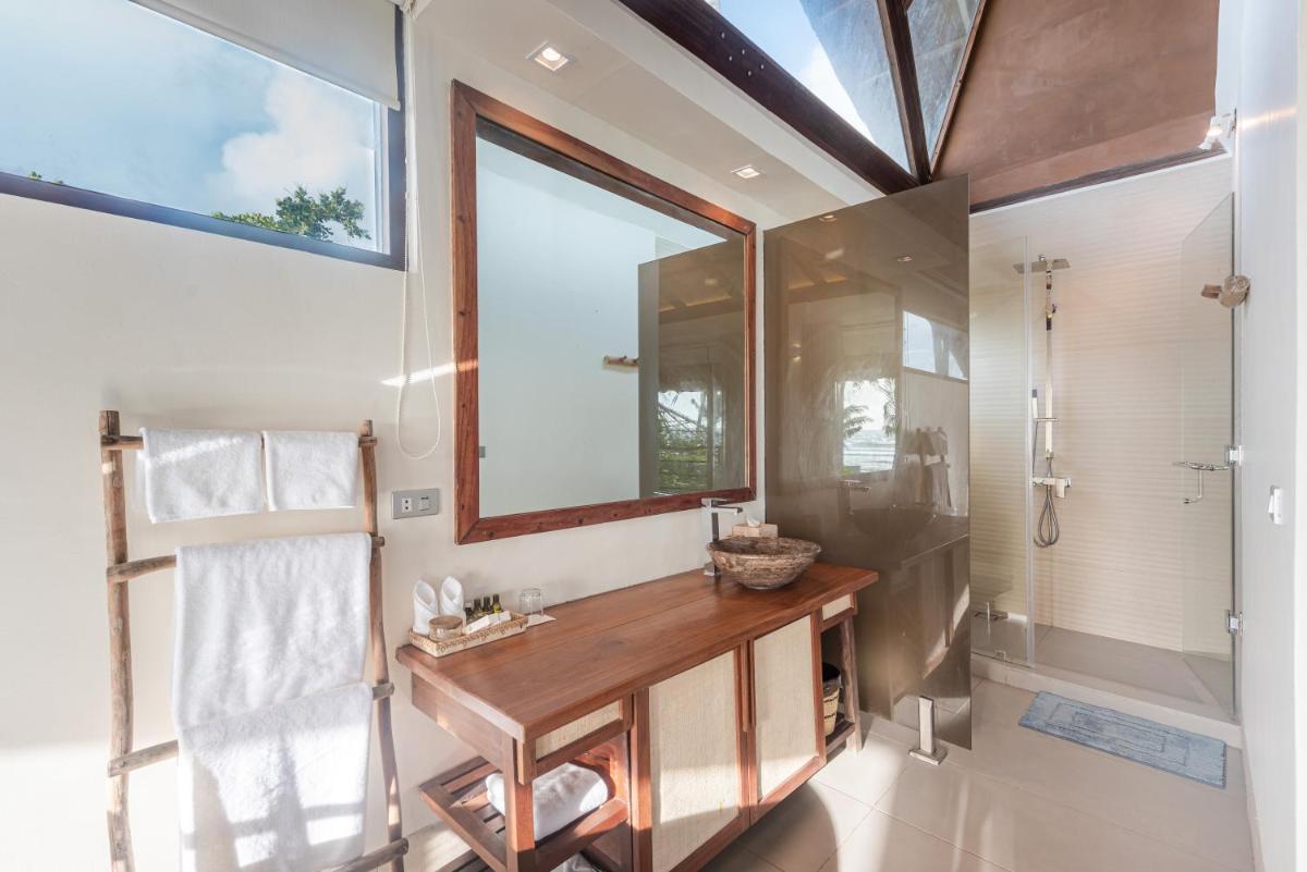 L'Osteria Designer Beachfront Penthouse - Housity