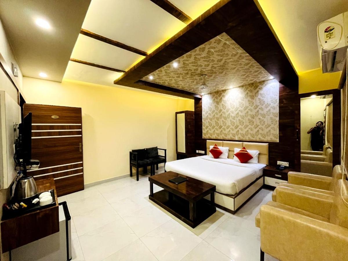 Shri Sai Hotel - Housity