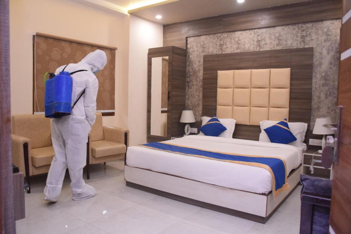 Shri Sai Hotel - Housity