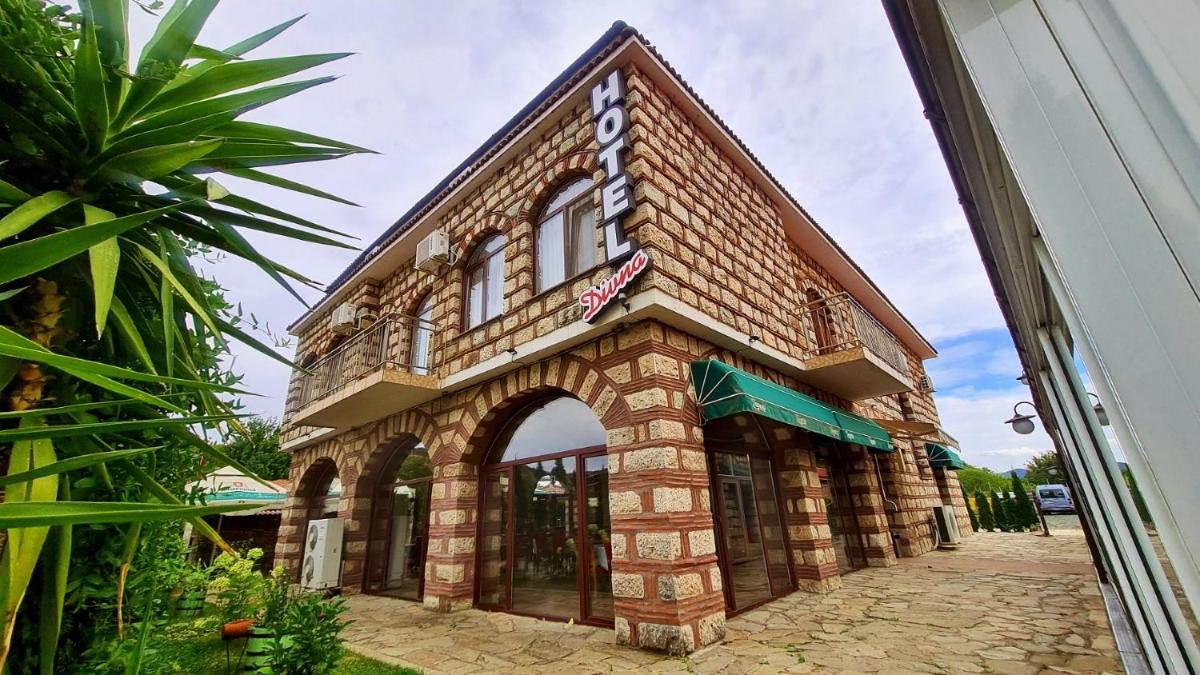 Hotel Divna - Housity