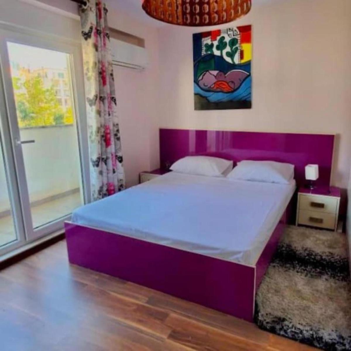 Lake View Apartment - Housity