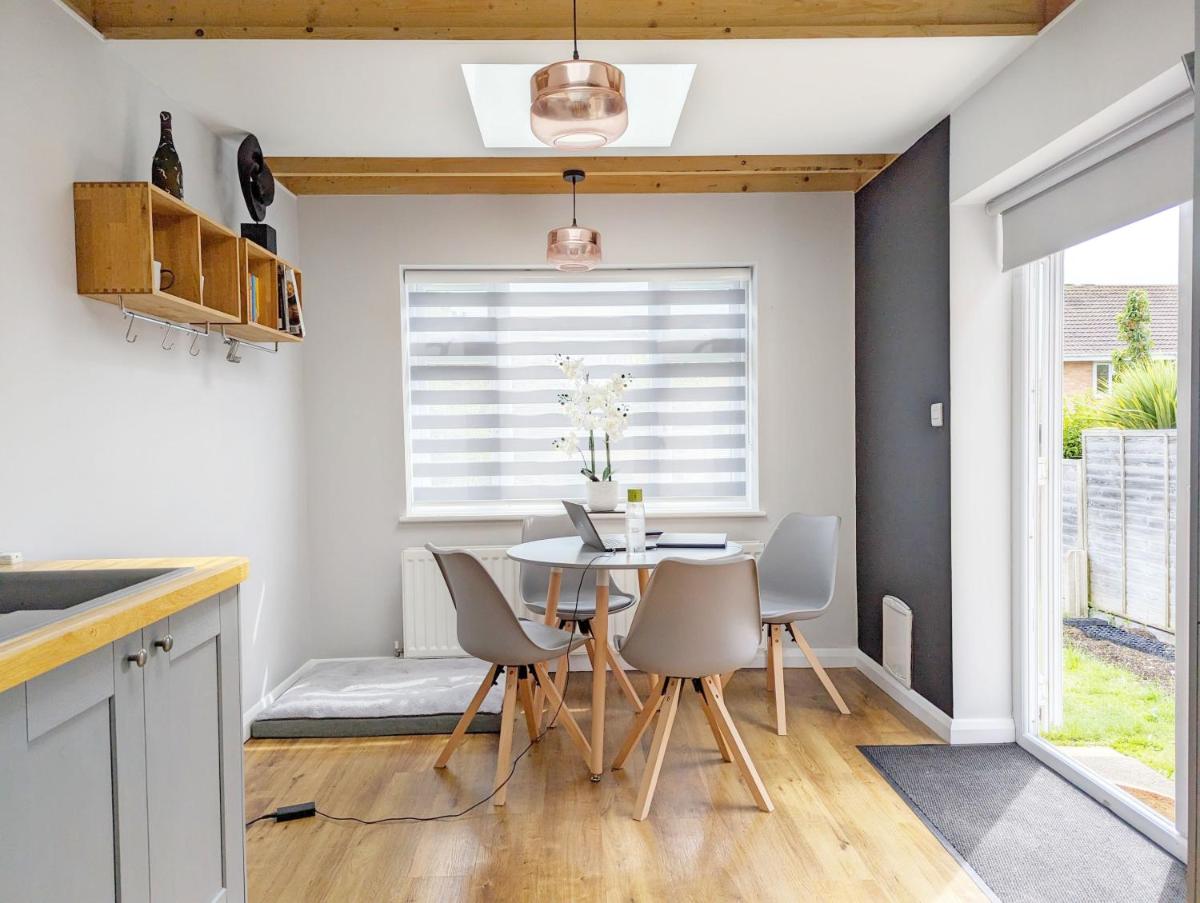 Brook House - Emsworth - Housity