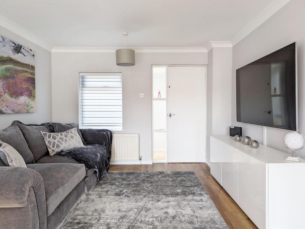 Brook House - Emsworth - Housity