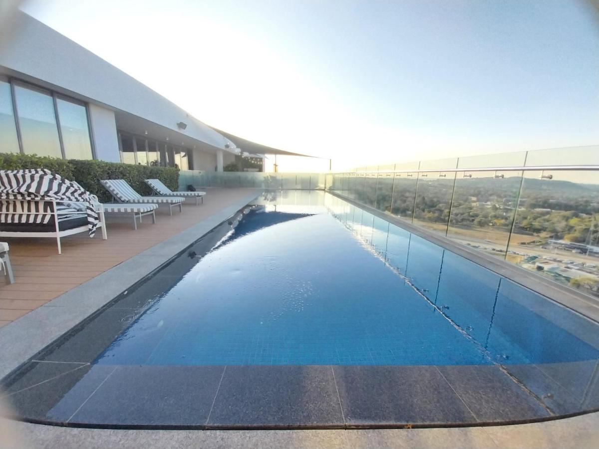 Black Marble - Menlyn Residence Apartments - Housity