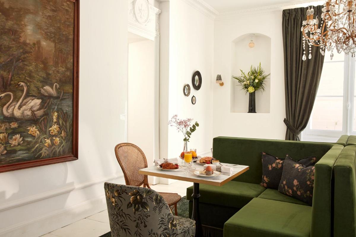 Coin salon dans l'établissement Château Léognan, Domaine viticole - proche Bordeaux