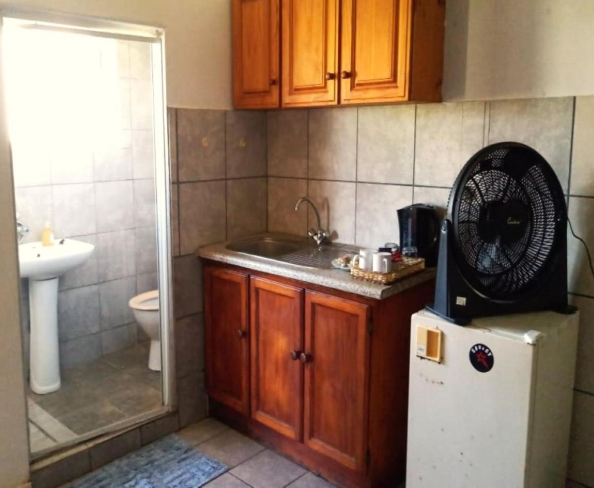 Umkomaas Lodge - Housity