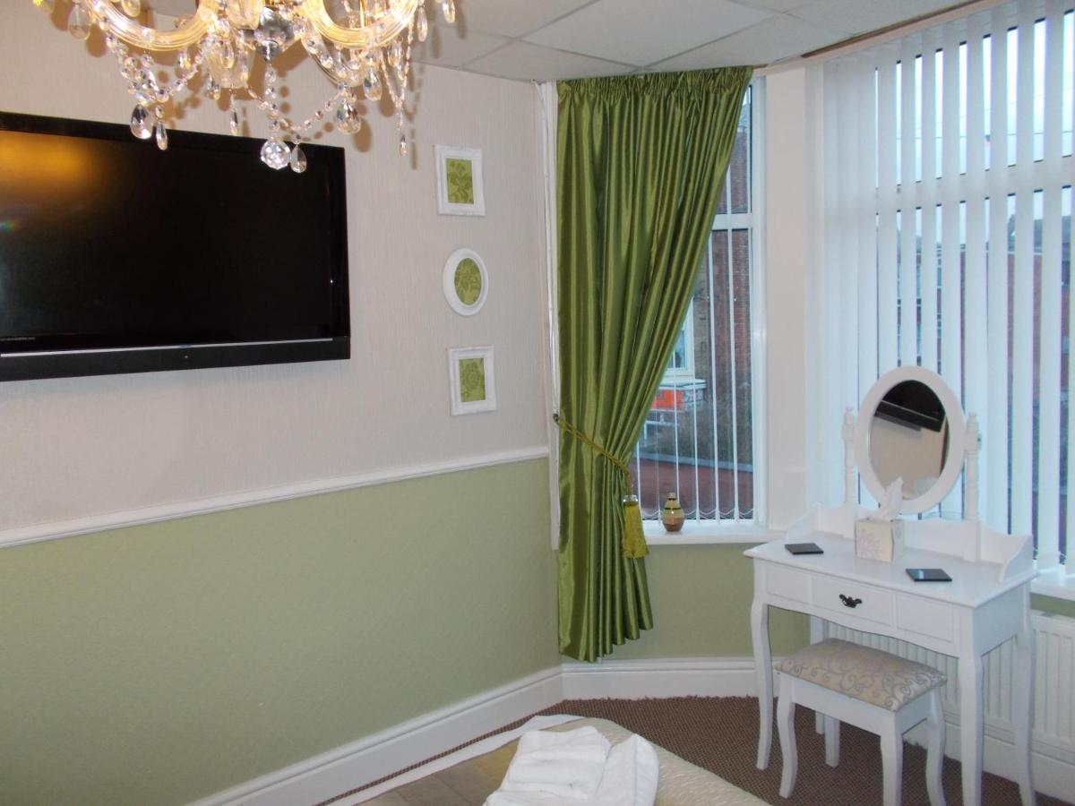 Delamere Hotel - Housity