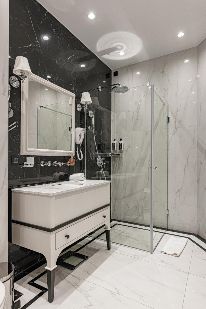 Hotel Balkan - Housity