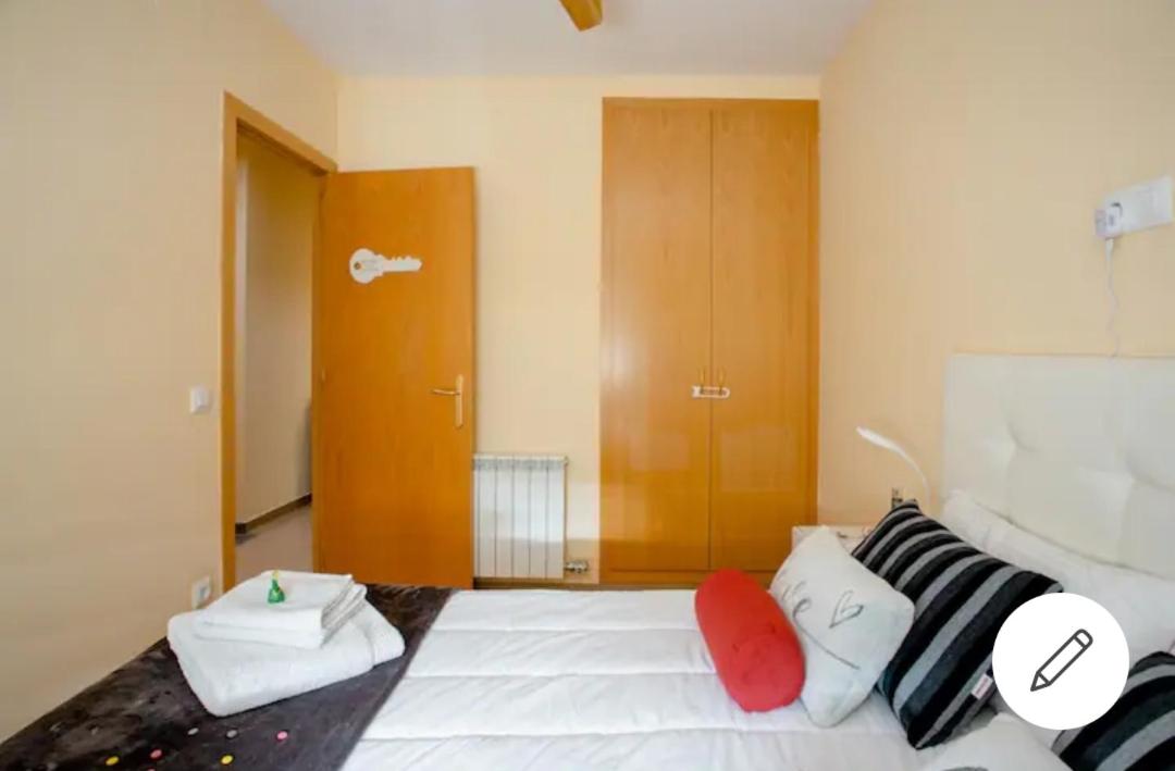 BEAUTIFUL ROOM RIVER - Housity